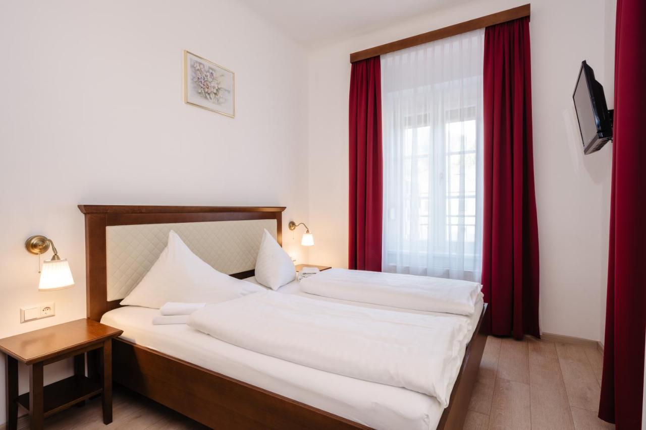Sankt Paul im Lavanttal Landhotel Freitag الغرفة الصورة