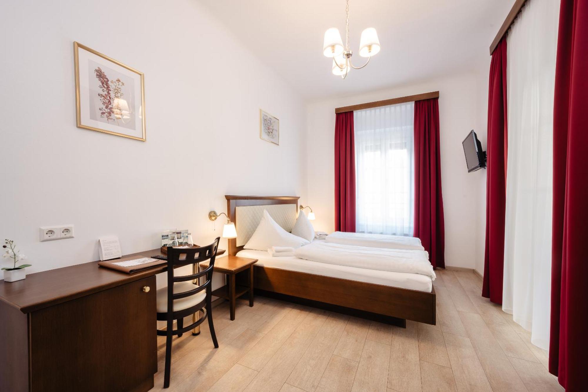Sankt Paul im Lavanttal Landhotel Freitag الغرفة الصورة